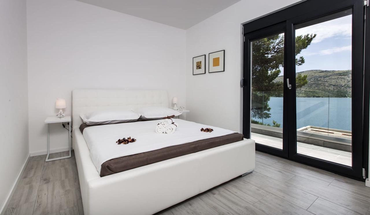 Villa Regina With Heated Pool And Sea View Marina Eksteriør bilde